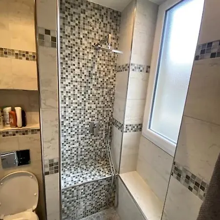 Flat A La Porte De Paris 公寓 *